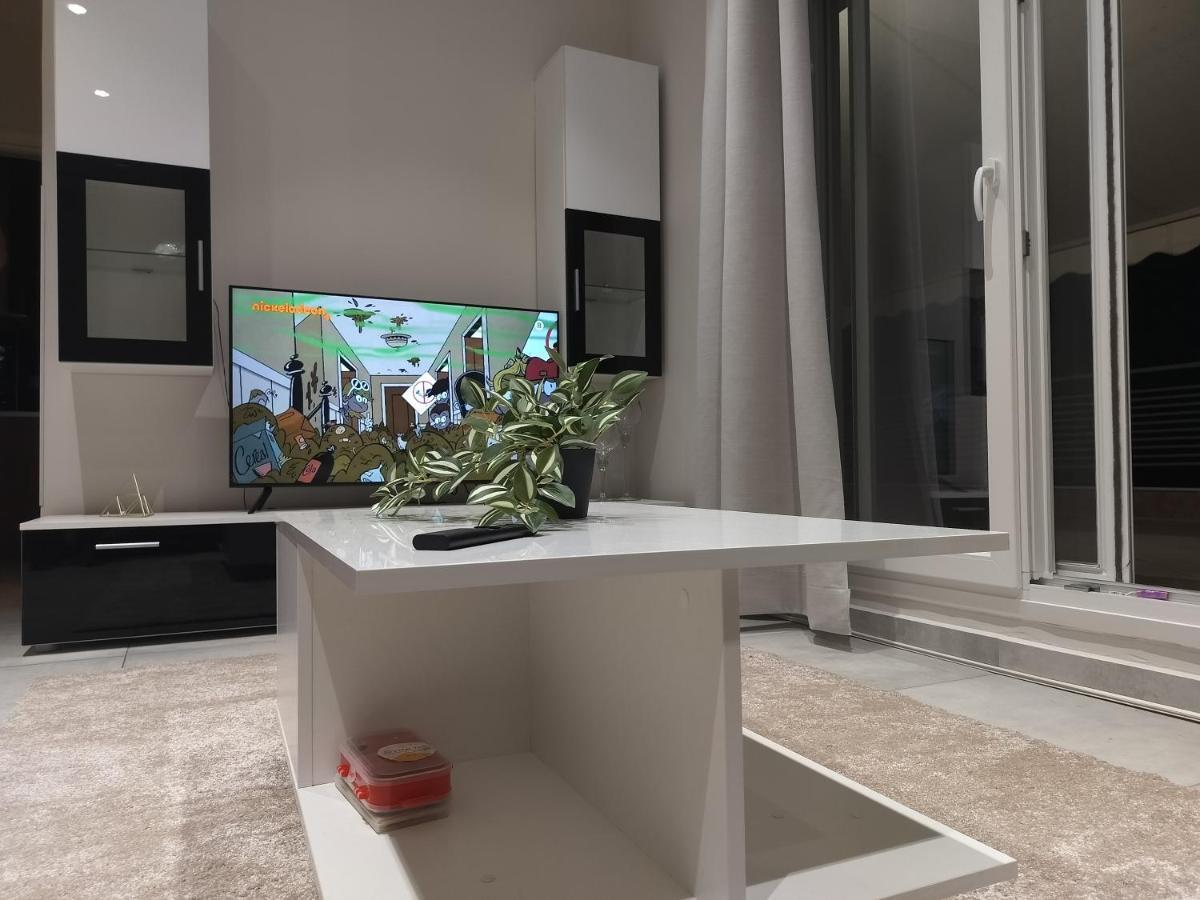 Panoramic View Lux Penthouse Apartment *